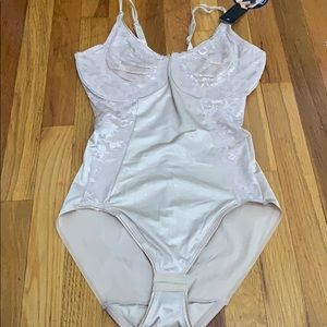 Lace bodybriefer NWT